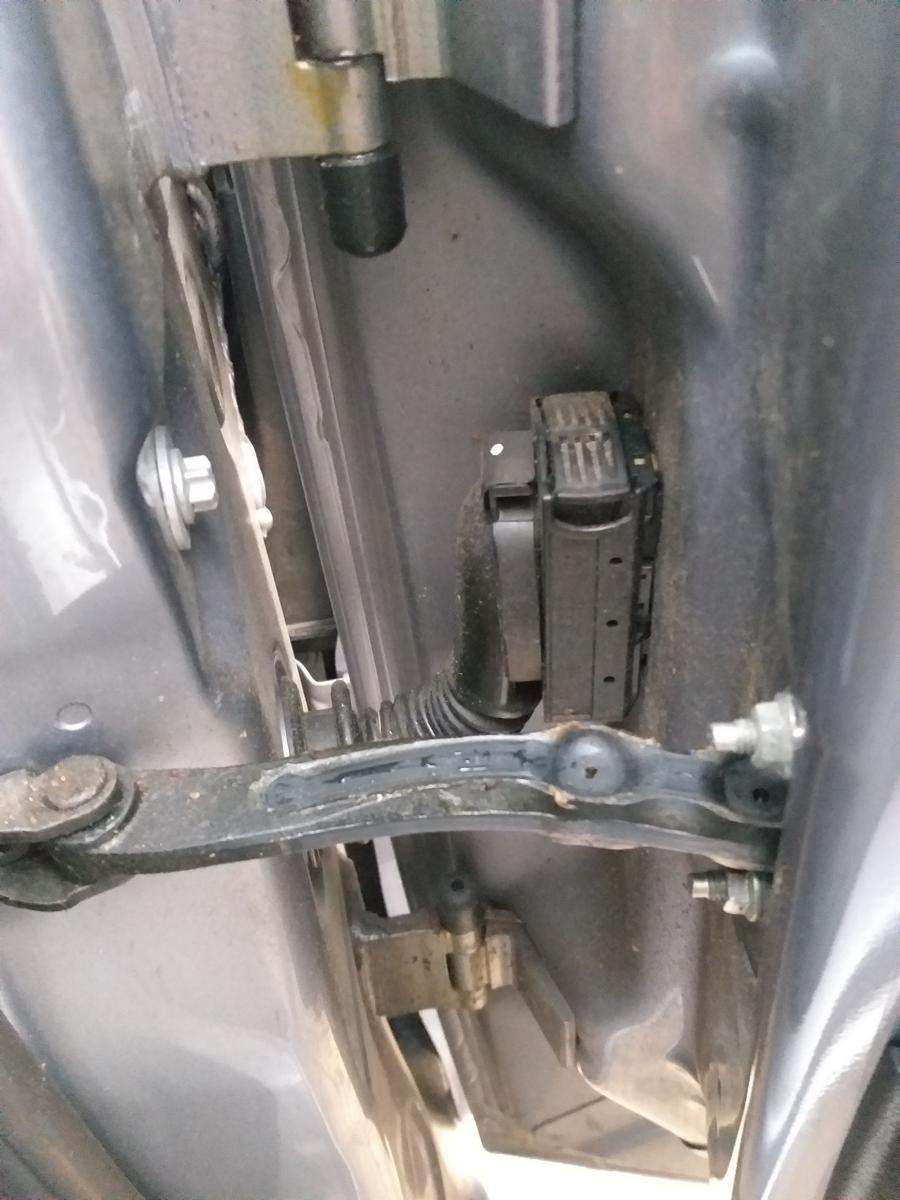 Opel Astra H original T&uuml;r vorn rechts Z163 Lichtsilber 5-T&uuml;rer Rohbau Bj.2009